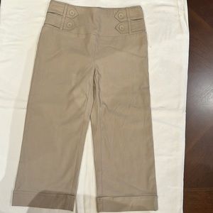 Capri pants - Brand new. Suzy Shier size XS.